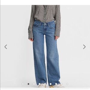 NWT Levi’s Low Loose Jeans medium wash